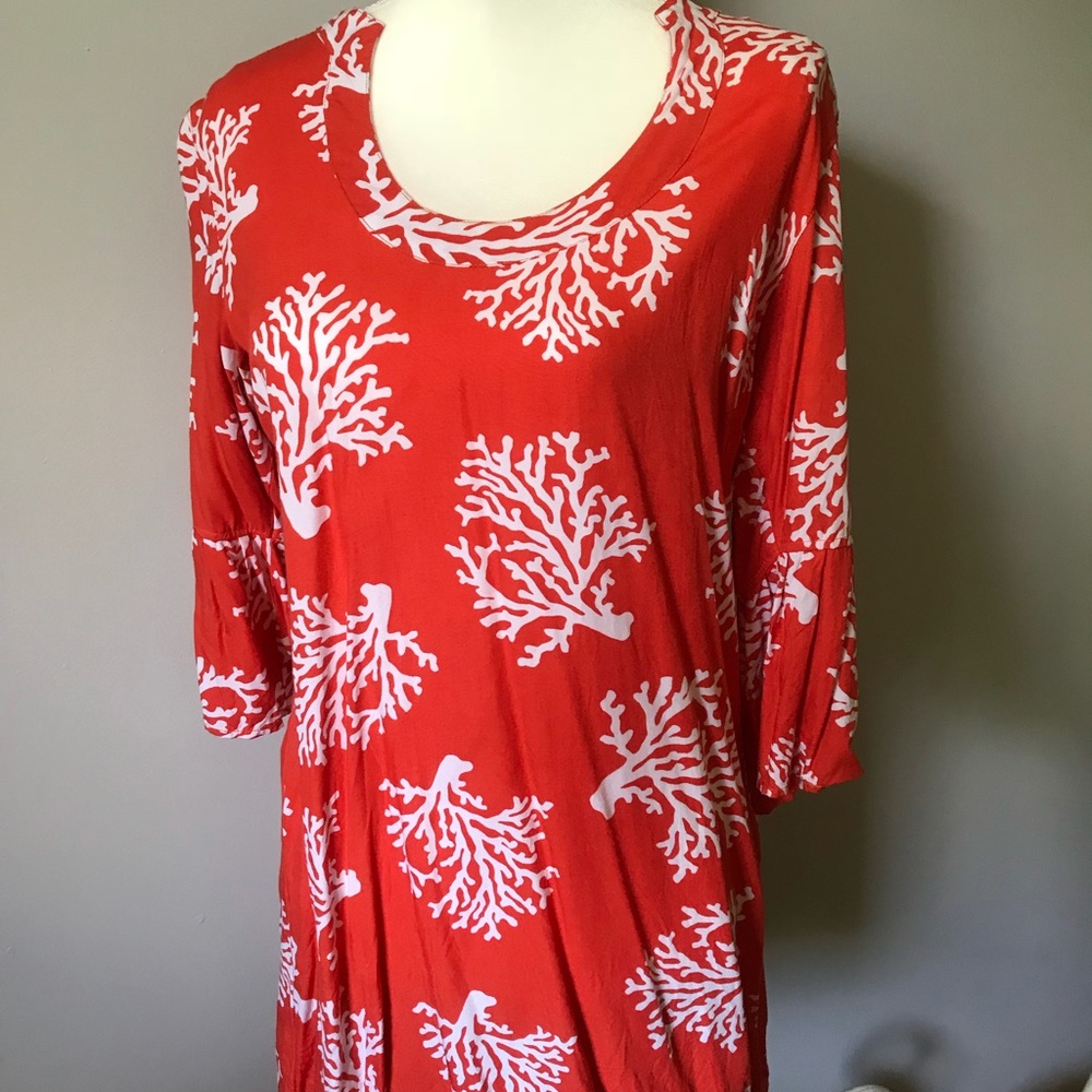 Escapada size large orange white tunic